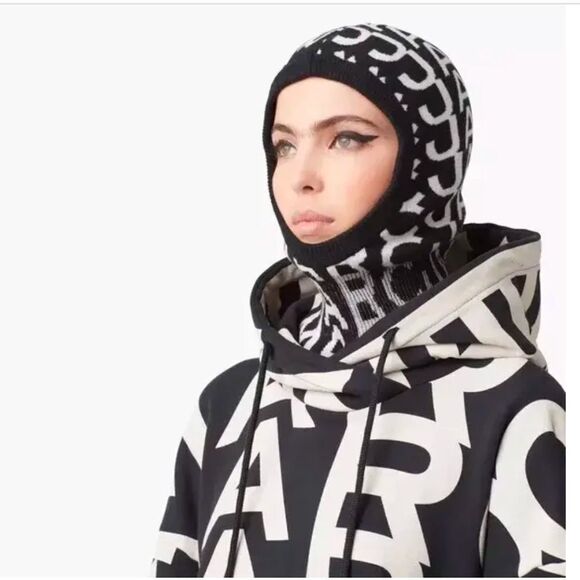 ?Host Pick? Marc Jacobs Black and White Graphic Balaclava